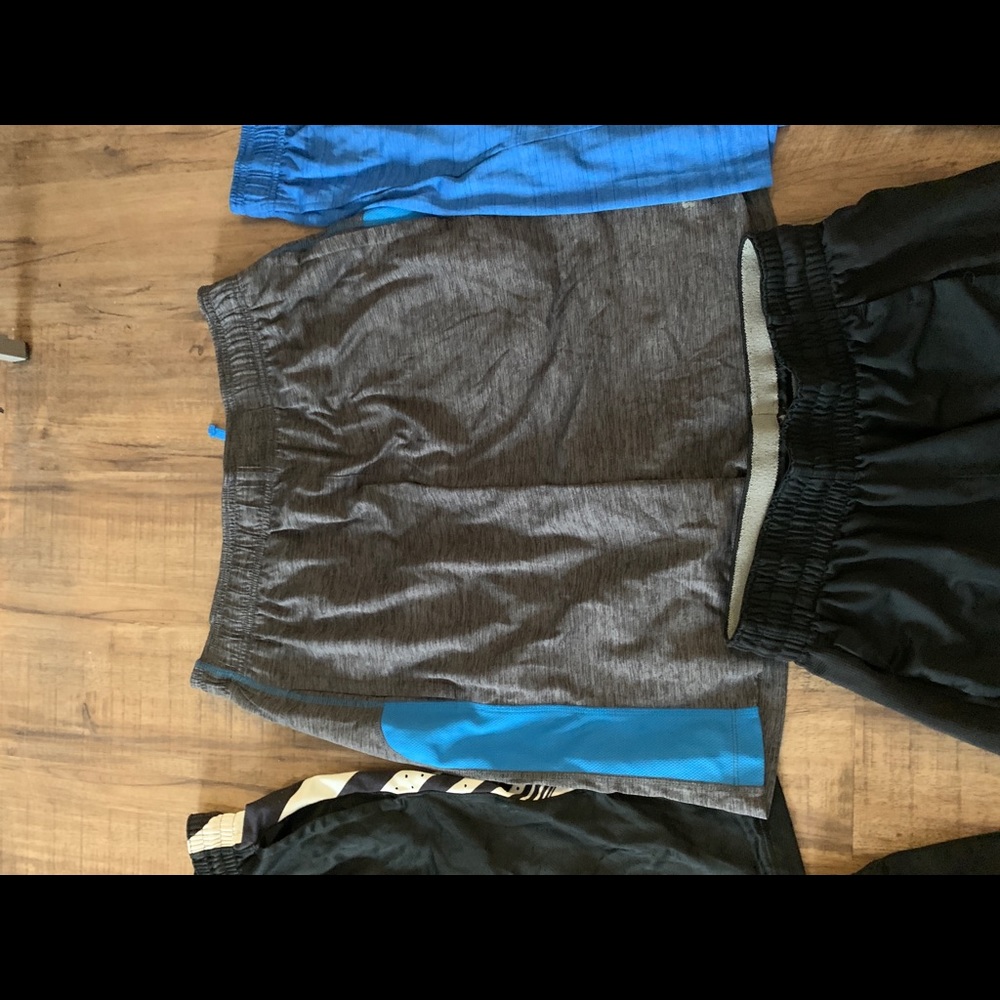 Athletic shorts bundle - Picture 3 of 4